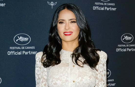 Salma Hayek desvela uno de sus secretos de belleza más asequibles