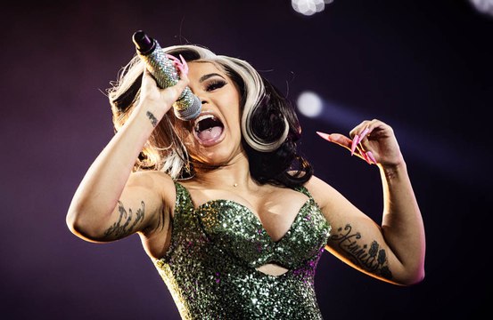 Cardi B garante que família fez teste de corona antes de celebração do Dia de Ação de Graças