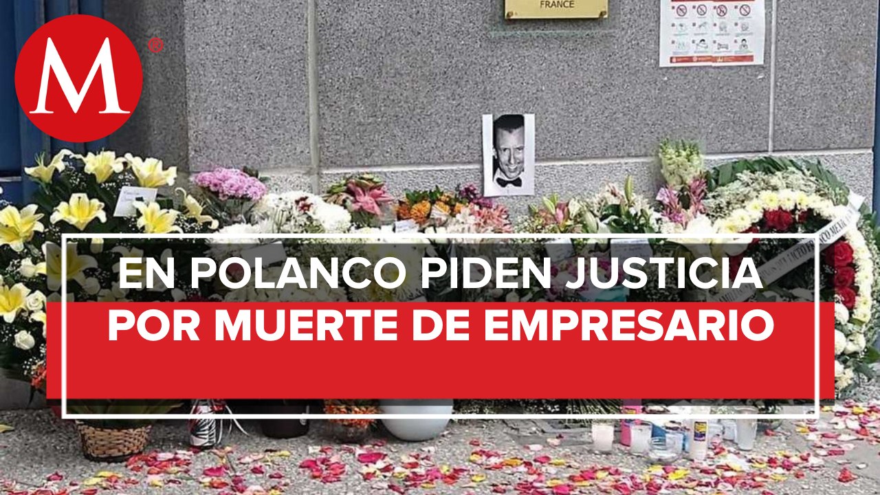 Colocan flores y veladoras en embajada de Francia en CdMx tras asesinato de empresario