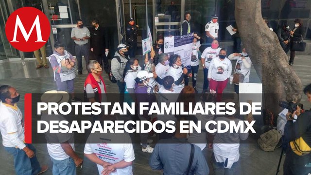 En CdMx, familiares de jóvenes desaparecidos en la alcaldía GAM protestan en FGR
