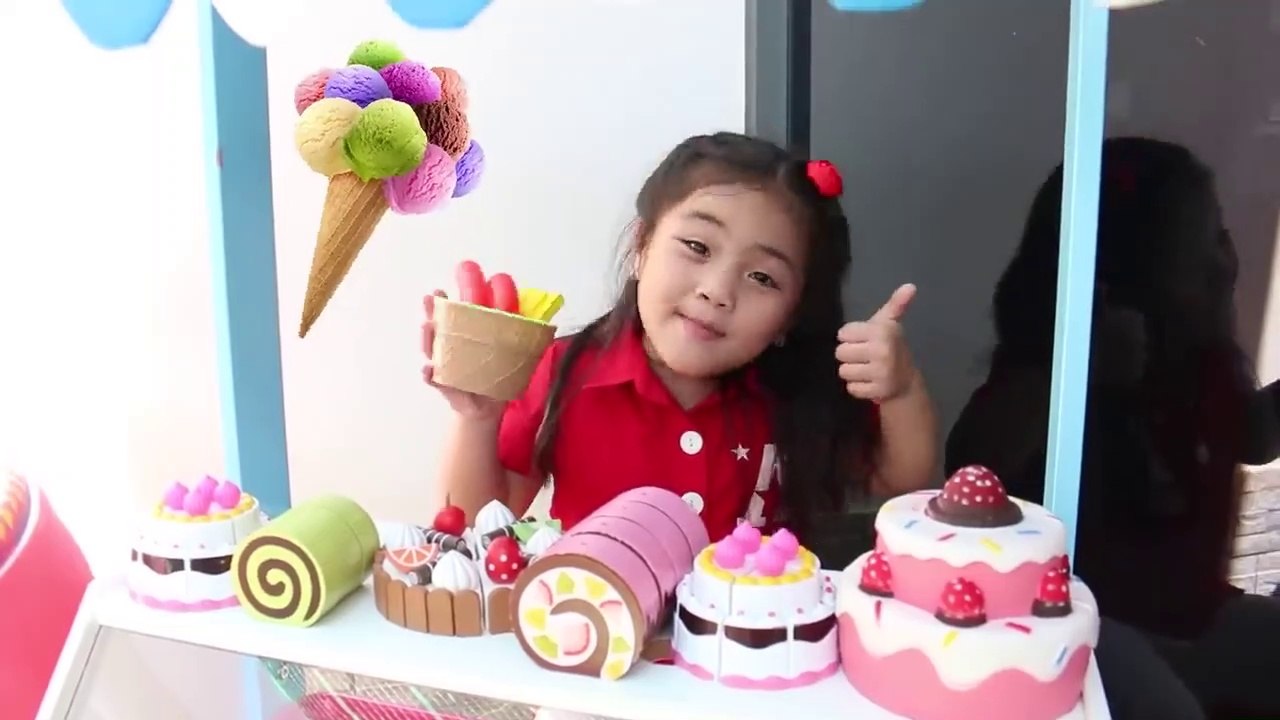Suri and Annie Pretend Play Selling Ice Cream - Kids funny videos