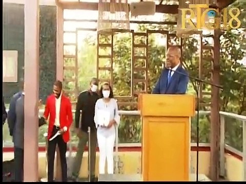 Lucien Jura ansyen pòt pawòl prezidans siyen yon liv titre «Témoignages, confidences ou Trahison»