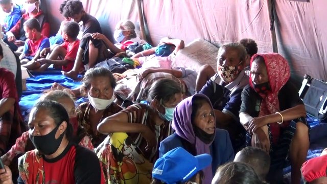 Thousands flee as Indonesian volcano bursts to life