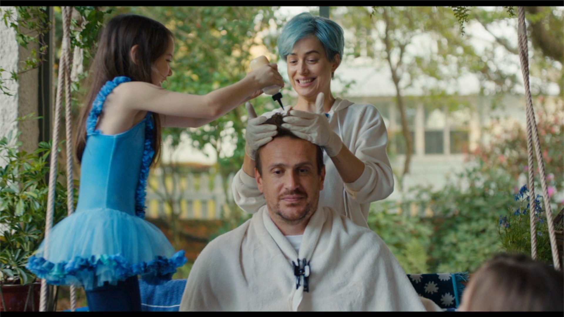 ⁣Dakota Johnson, Casey Affleck, Jason Segel In 'Our Friend' New Trailer