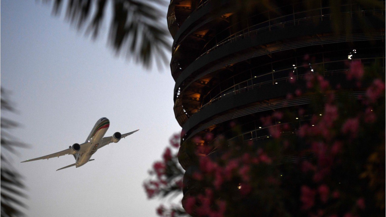 Americans Increasingly Unsafe Flying, Coronavirus Spike