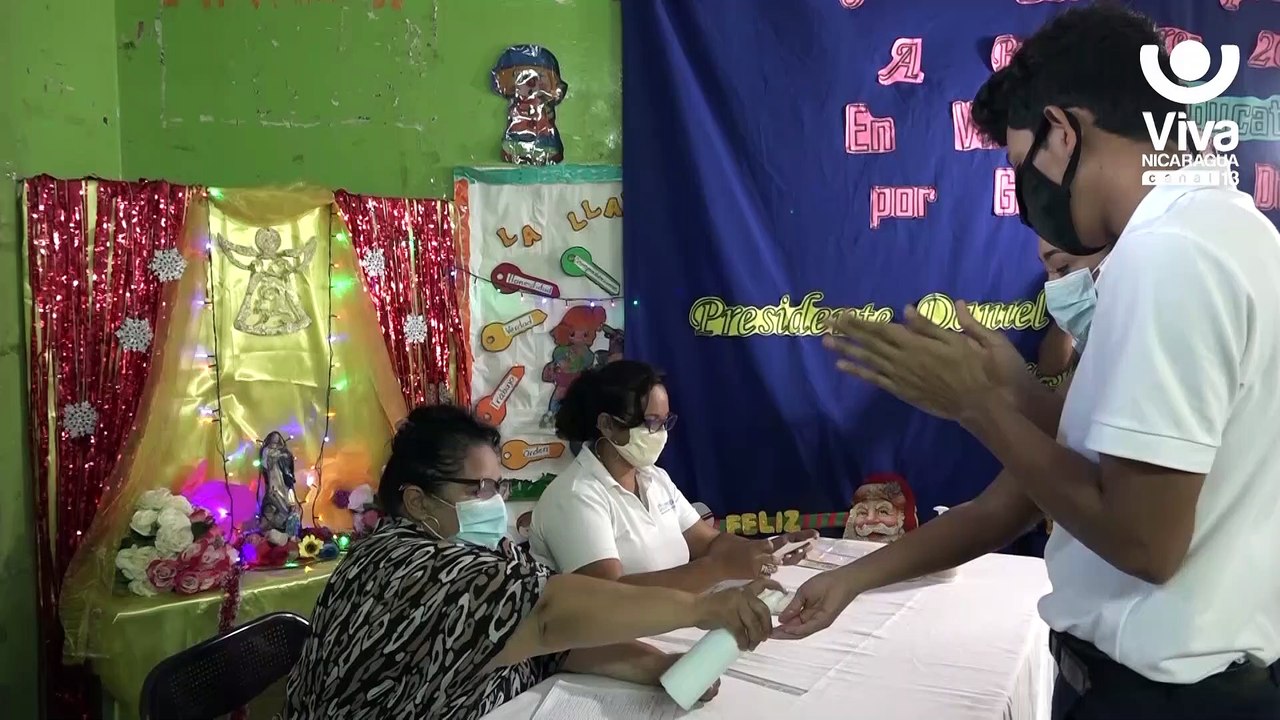 MINED estimula a 70 mil bachilleres con la entrega del bono complementario