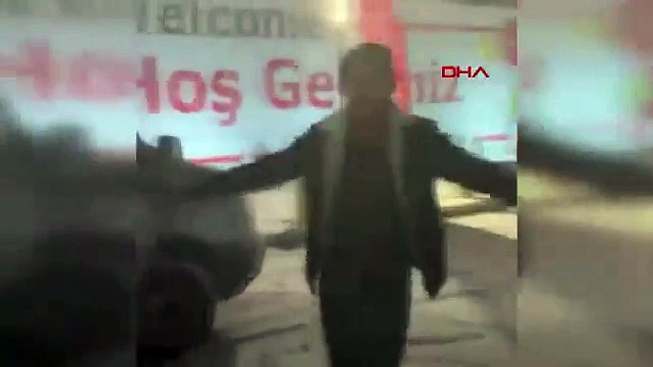 Edirneliler kar yağışını göbek atarak karşıladı