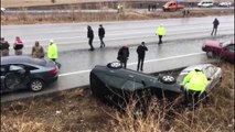 SİVAS - Buzlanma nedeniyle meydana gelen zincirleme kazada 10 araç hasar gördü