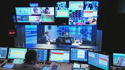 Loi "Sécurité globale" : pourquoi Macron ménage Darmanin