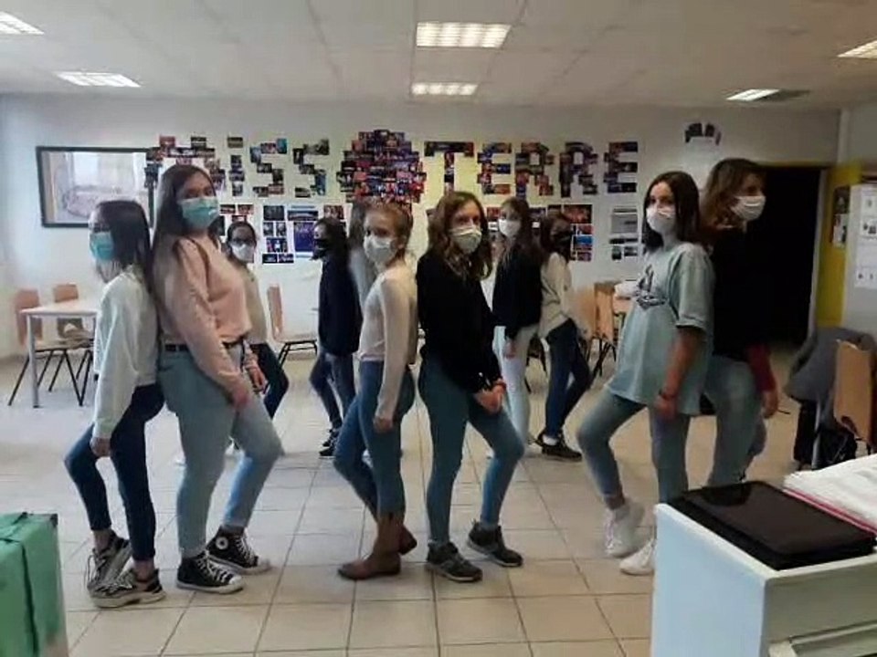 YOU CALL IT LOVE Chorégraphie Chorale Cléon