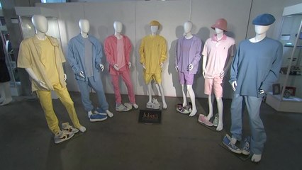 BTS '다이너마이트' 뮤직비디오 의상 미국 자선 경매에 나와 / YTN