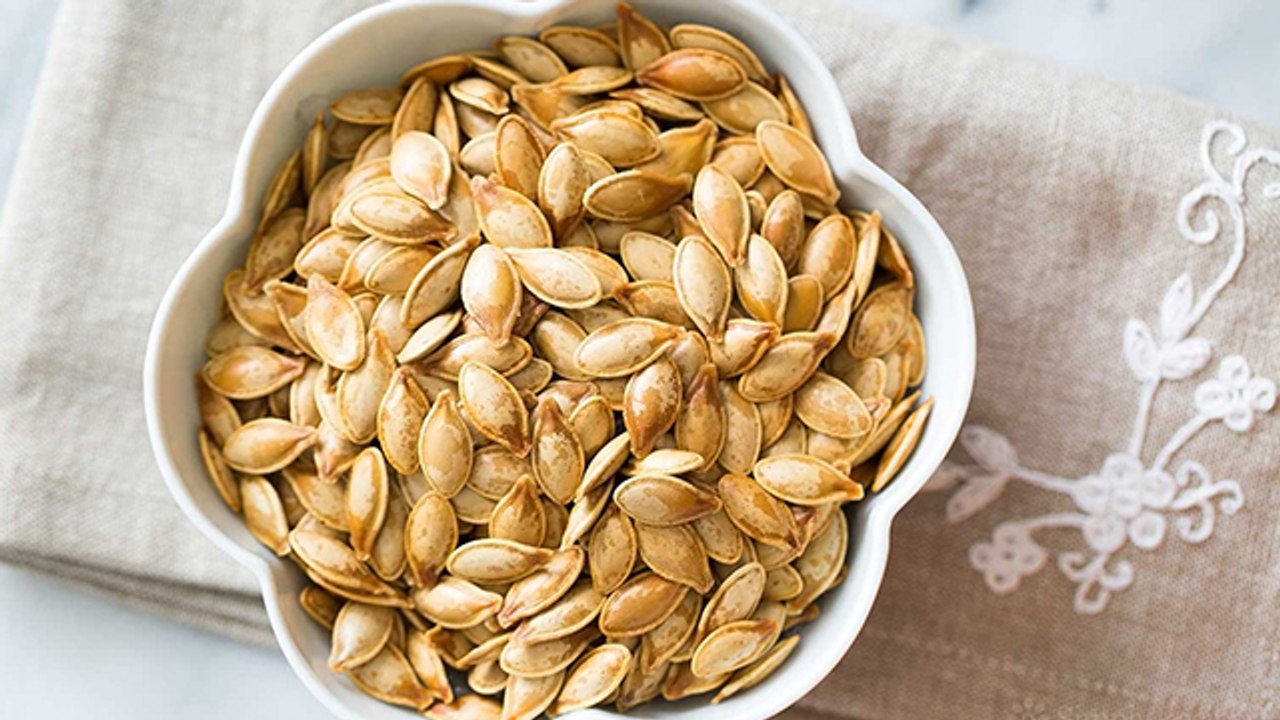 सर्दियों में कद्दू के बीज खाने के चमत्कारिक फायदे । Magical Benefits Of Pumpkin Seed । Boldsky