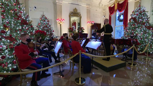 LA CASA BLANCA DE TRUMP PRESENTA LA DECORACIÓN NAVIDEÑA