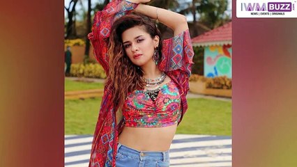 Avneet Kaur Ruling The Oversized Dresses Like A Boss. What Do You Think