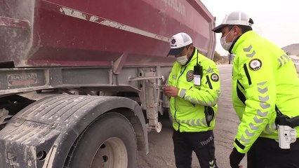 KIRIKLALE - 'Kilit kavşak' Kırıkkale'de kış lastiği denetimi yapıldı