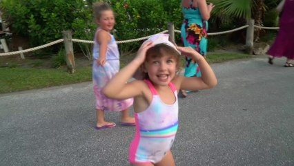 Sophia Isabella e Alice Diversão e Brincadeiras das Princesas Episodio  (1)