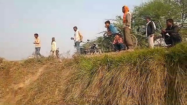 बारातियों से भरी बस निकलते ही पुल टूटा, बाल बाल बचे बाराती