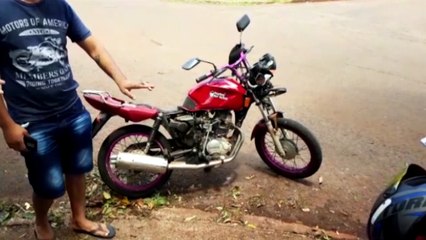 Jovem de 22 anos fica ferido após carro e moto se envolverem em colisão