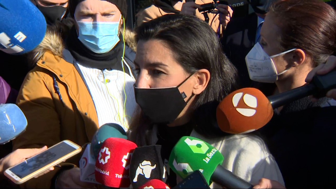 La ultraderecha reprocha a la izquierda que "no defienda la Sanidad pública" por criticar el Zendal