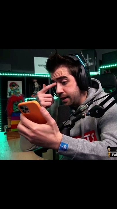 Auronplay se entera del fallecimiento de Maradona