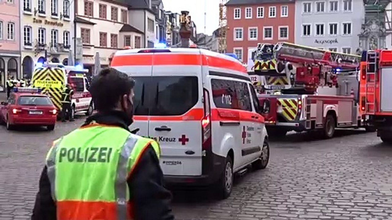 Trier: Autofahrer rast durch Fußgängerzone – Tote und Verletzte