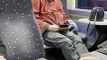 Il oublie de brancher ses écouteurs et déclenche un fou-rire dans la rame de métro