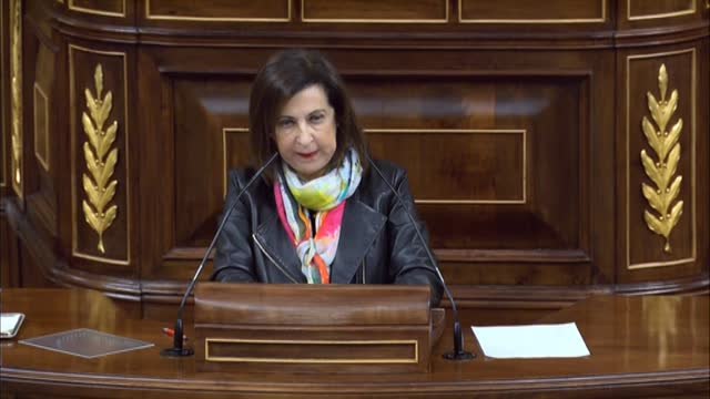 Robles advierte a los 73 militares retirados que enviaron una carta al rey descalificando al Gobierno