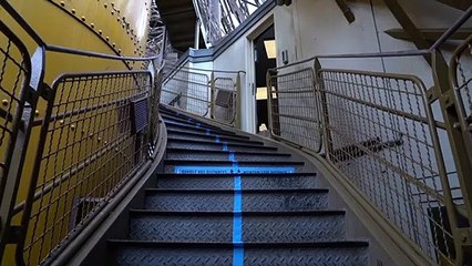 Torre Eiffel reabre dia 16 de dezembro