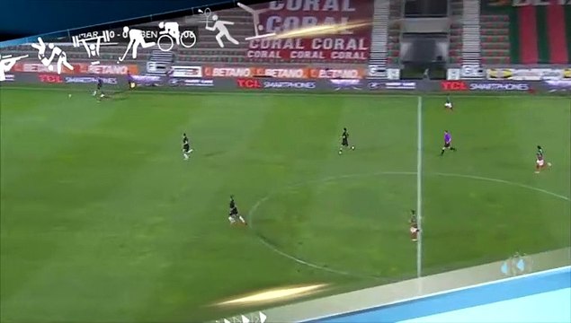 [스포츠영상] 상대 실수를 놓치지 않는 피뉴의 칩슛