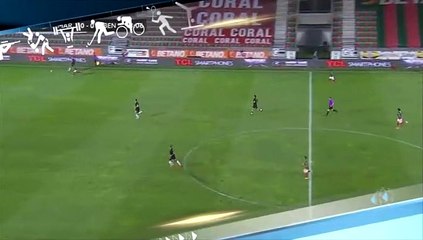 [스포츠영상] 상대 실수를 놓치지 않는 피뉴의 칩슛