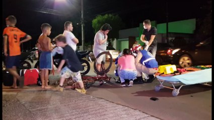 Moto e bicicleta batem na Rua Rio da Paz e adolescente fica ferido