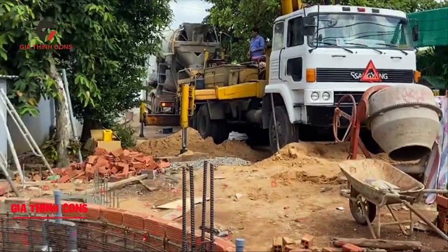 quá trình đổ bê tông hồ bơi dự án xây hồ bơi nhà anh Duy Bà Rịa Vũng Tàu