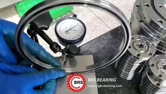 RA13008 bearing axial run-out test of inner ring(crossed roller bearing rotation accuracy inspection)