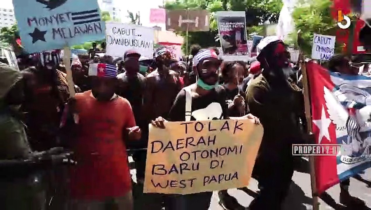 SURABAYA - ALIANSI MAHASISWA PAPUA DEMO TUNTUT PENGAKUAN KEMERDEKAAN PAPUA