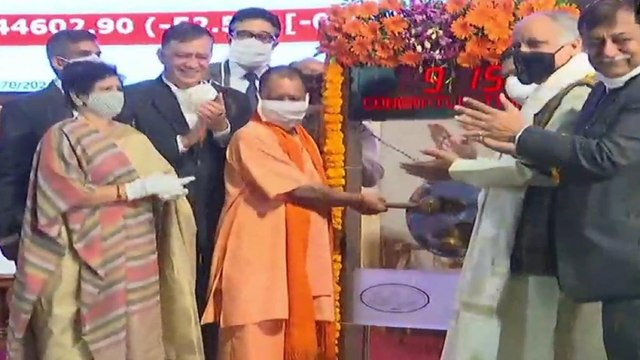 Mumbai: Yogi rings bell on listing of LMC bonds at BSE