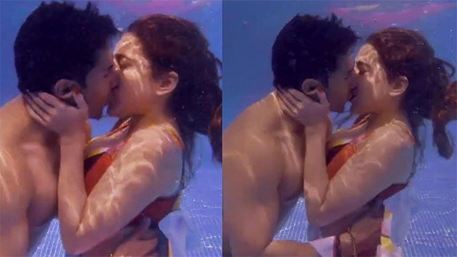 Sara Ali Khan के साथ Varun Dhawan का Underwater Kiss हुआ Viral | Boldsky