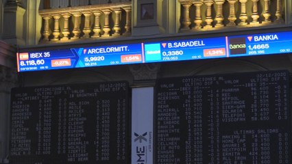 El Ibex 35 intenta mantener el tono verde tras una apertura bajista