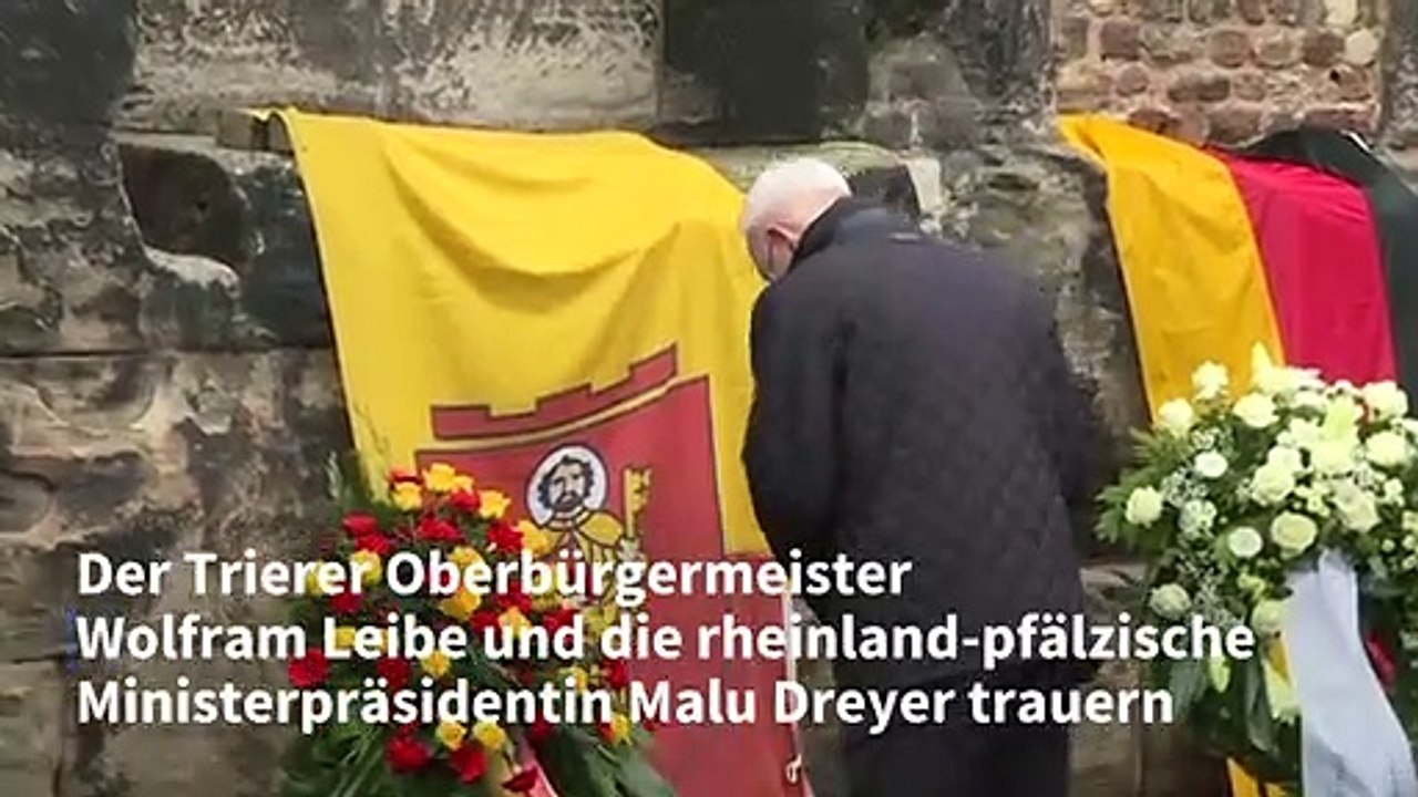 Nach Amokfahrt: Dreyer legt Kranz in Trier nieder