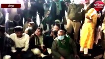 कृषि कानून विरोध: दिल्ली जाने के लिए अड़े किसान चिल्ला बॉर्डर पर जमे
