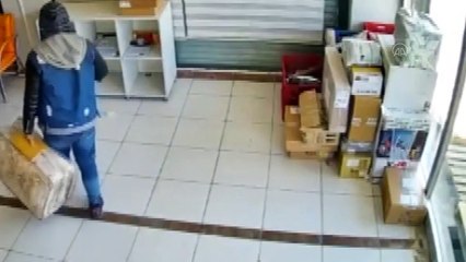 ANKARA - Narkotik köpeği 'Avcı' yorgana saklanmış uyuşturucuyu buldu