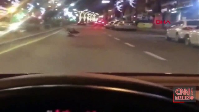 Van'da ibretlik görüntüler... Çığlık çığlığa kendini yerlere attı | Video