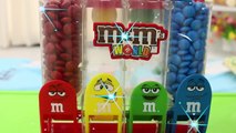 Pretend Play with a fun M&M Chocolate Candy Machine for Kids - Funny kids videos