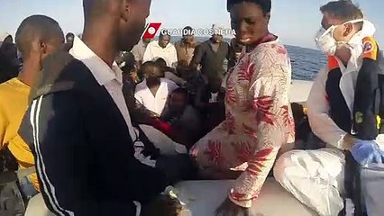 Méditerranée: 1.800 migrants secourus lundi