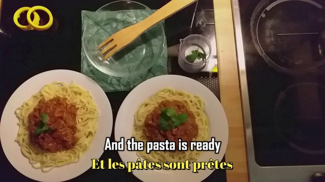 Une façon spéciale de préparer des pâtes (spaghettis) avec de la viande hachée et du fromage mozzarella comme restaurants | A special way to prepare pasta (spaghetti) with minced meat and mozzarella cheese as restaurants