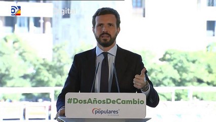 Casado acusa a Sánchez de "querer mandar en todos los poderes del Estado"