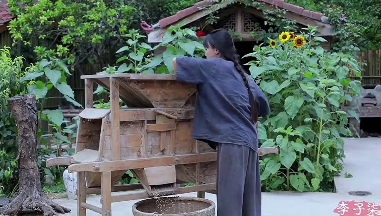 Durante a temporada de cultivo, beba cerveja caseira juntos para refrescar e apetite