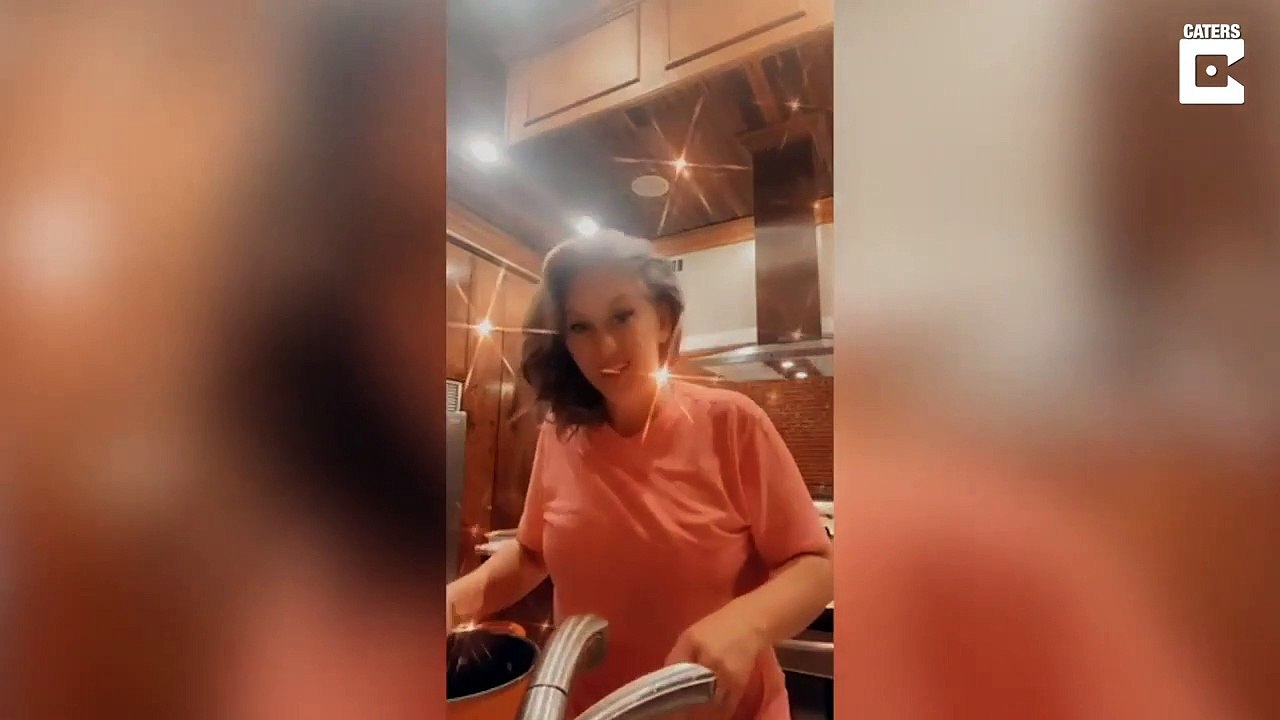 Elle découvre une astuce incroyable pour peler un oeuf dur