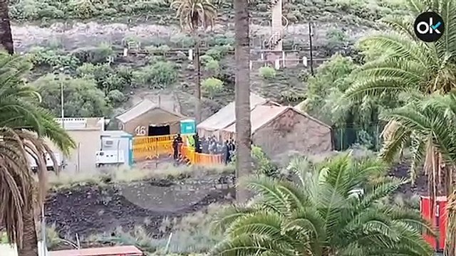 Así es el campamento de la vergüenza en el que esconde Marlaska a los inmigrantes ilegales en Canarias