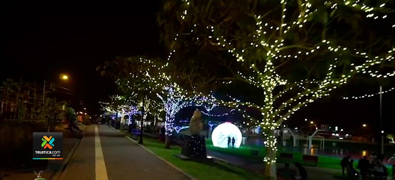tn7-500.000-luces-iluminan-San-Ramón-y-le-dan-la-bienvenida-a-la-Navidad 021220