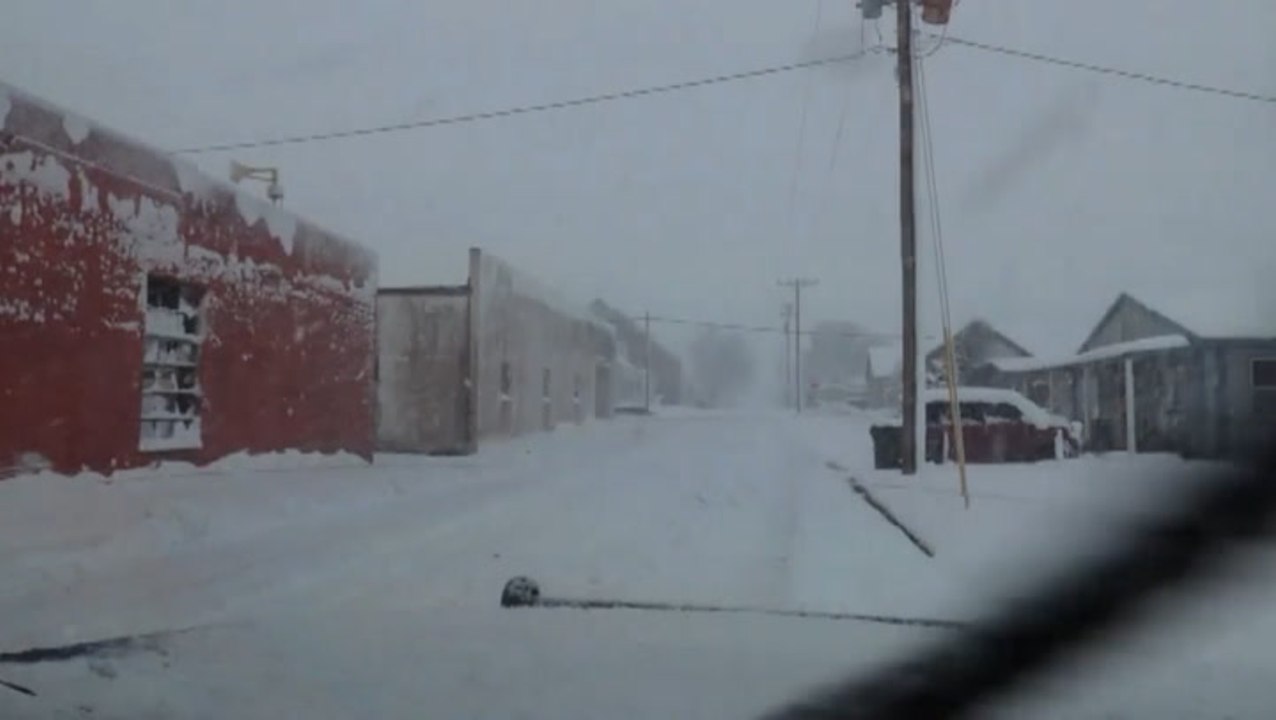 Storm dumps snow across Oklahoma